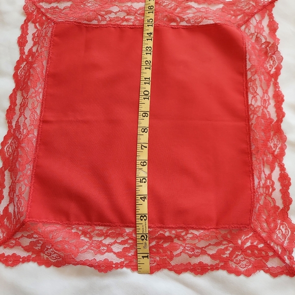 Cloth Table Dinner Napkins Set of 6 Red Lace Trimmed - Picture 8 of 8